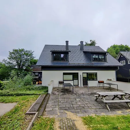 Spacious With Wood-burning Stove, Cleaning Included Holiday home